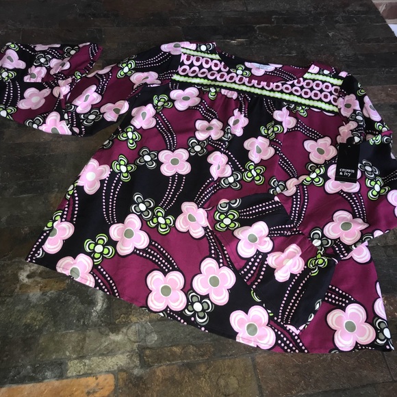 👑CROWN & IVY - Picture 1 of 8